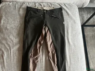 Ridbyxor ryttarutrustning till salu: Pikeur ridbyxor använda ca 3 gånger i Lidingö - Annons 3