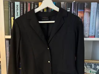 Jackor & Kavajer ryttarutrustning till salu: Cavalleria Toscana kavaj - Annons 1