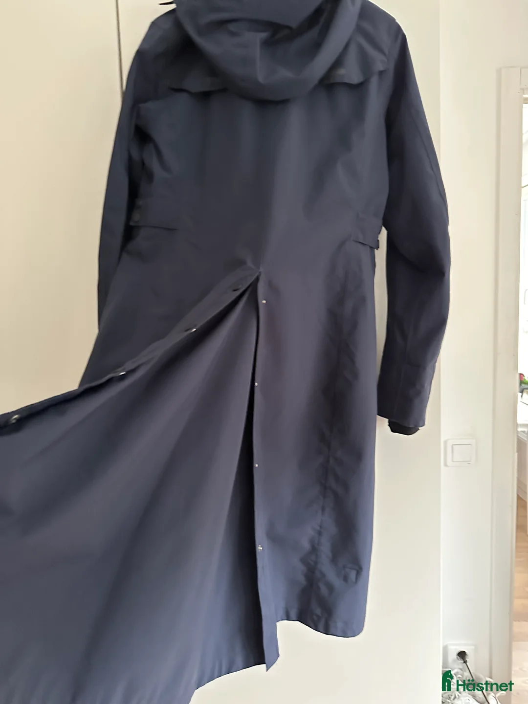 Jackor & Kavajer ryttarutrustning till salu: Uhip trenchcoat strl 38 i Eskilstuna - Annons 3