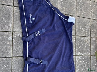 Täcken hästutrustning till salu: Fleecetäcken i Linghem - Annons 4