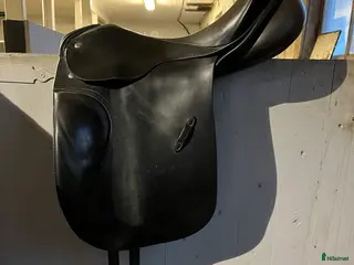 Sadlar hästutrustning Välskött dressyrsadel - Annons 8