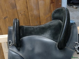 Sadlar hästutrustning till salu: Lätt, bomfri sadel i Norberg - Annons 2