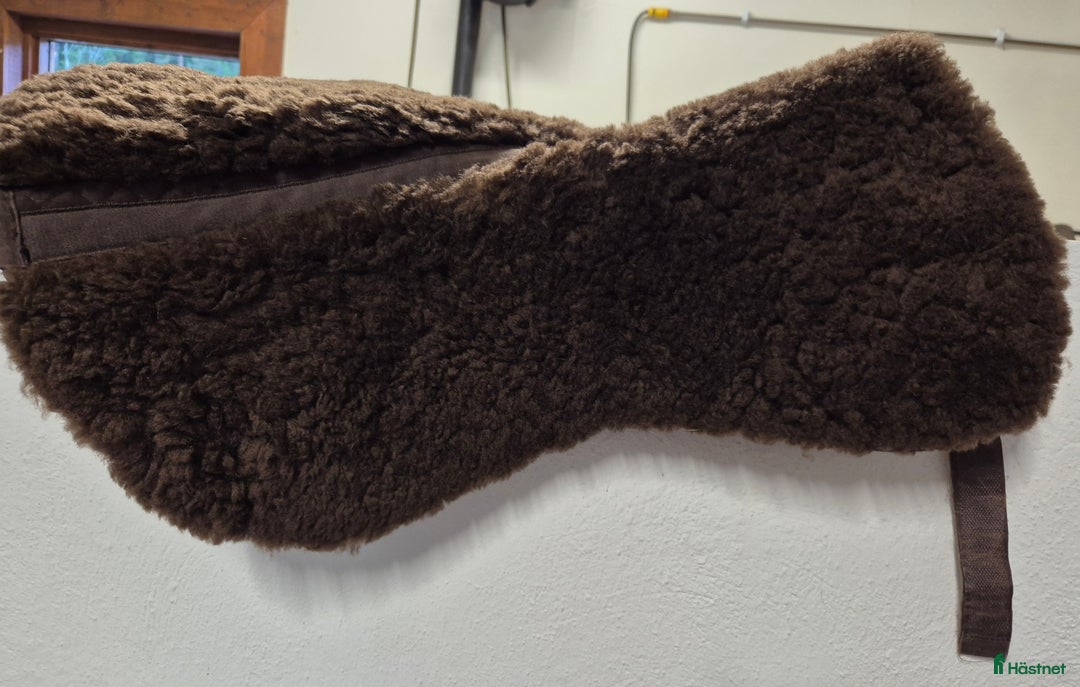 Sadeltillbehör hästutrustning till salu: Fårskinnspad  i Vaggeryd - Annons 4