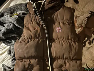 Jackor & Kavajer ryttarutrustning till salu: Brun spooks väst - Annons 1