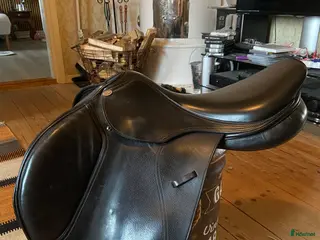 Sadlar hästutrustning till salu: Fin hoppsadel från knights i Jät - Annons 2