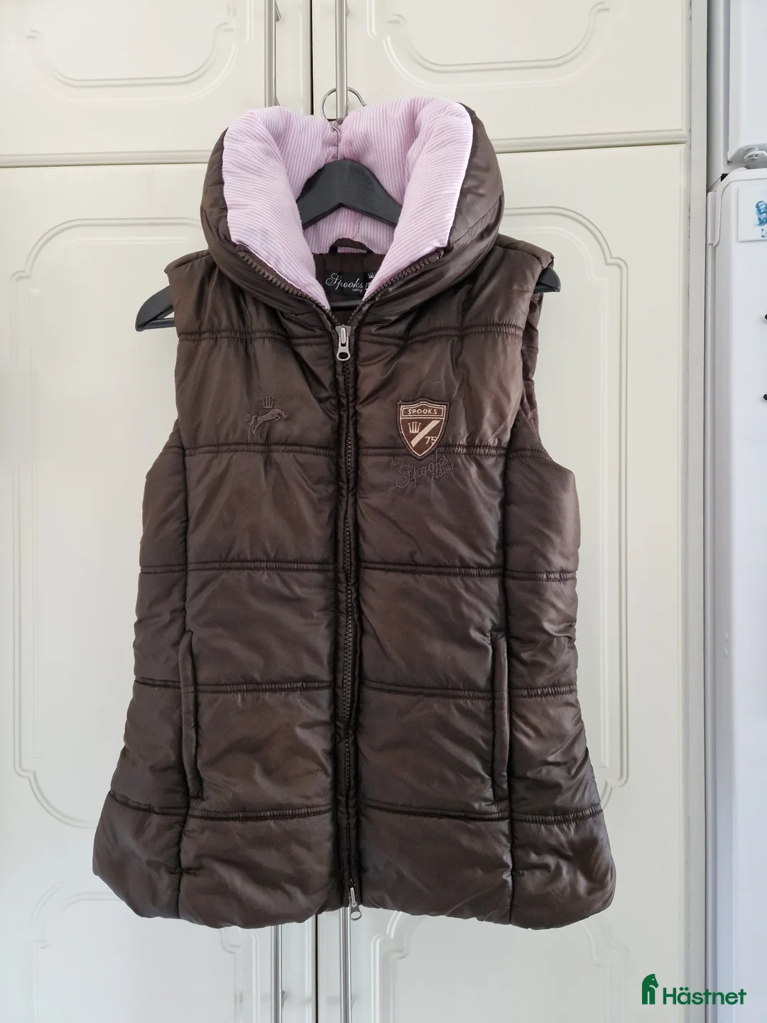 Jackor & Kavajer ryttarutrustning till salu: Väst Spooks  - Annons 1