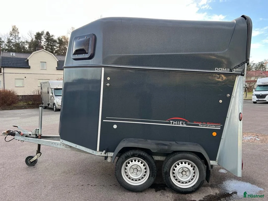Hästtransporter  fordon & transport till salu: Thiel Domino i fint skick!  - Annons 2