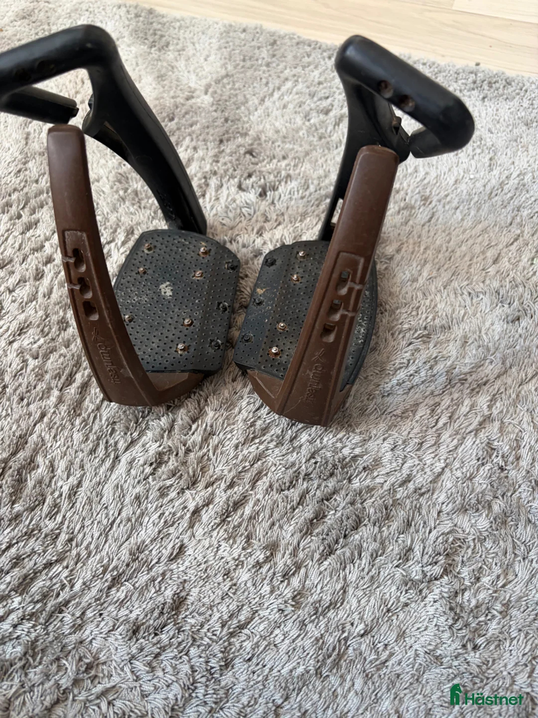 Stigbyglar hästutrustning till salu: Behöver du nya stigbyglar? Se hit!! i Flen - Annons 2