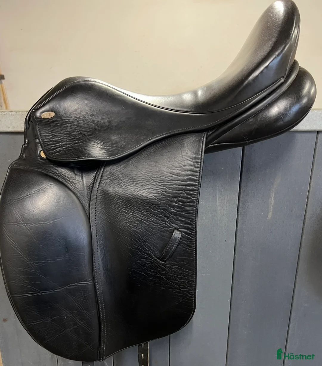 Sadlar hästutrustning till salu: Santa cruz dressyr i Sandviken - Annons 1