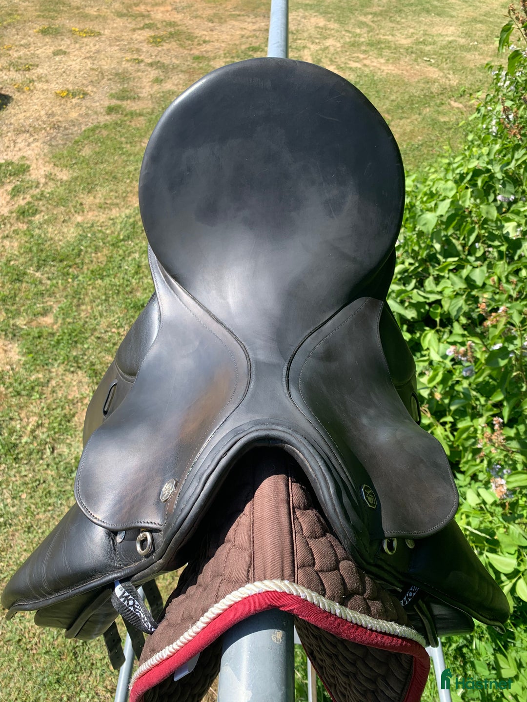 Sadlar hästutrustning till salu: Svart Kieffer med djup sits i Rånäs - Annons 4