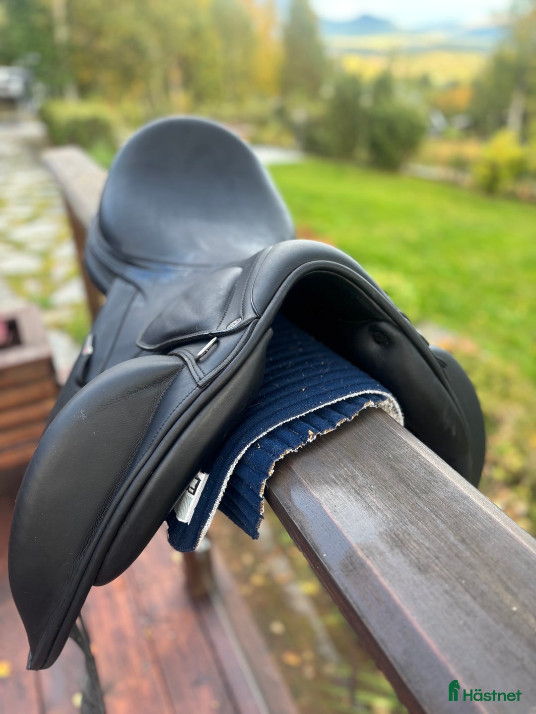 Sadlar hästutrustning till salu: Pent brukt glamour i Bolsøya - Annons 3