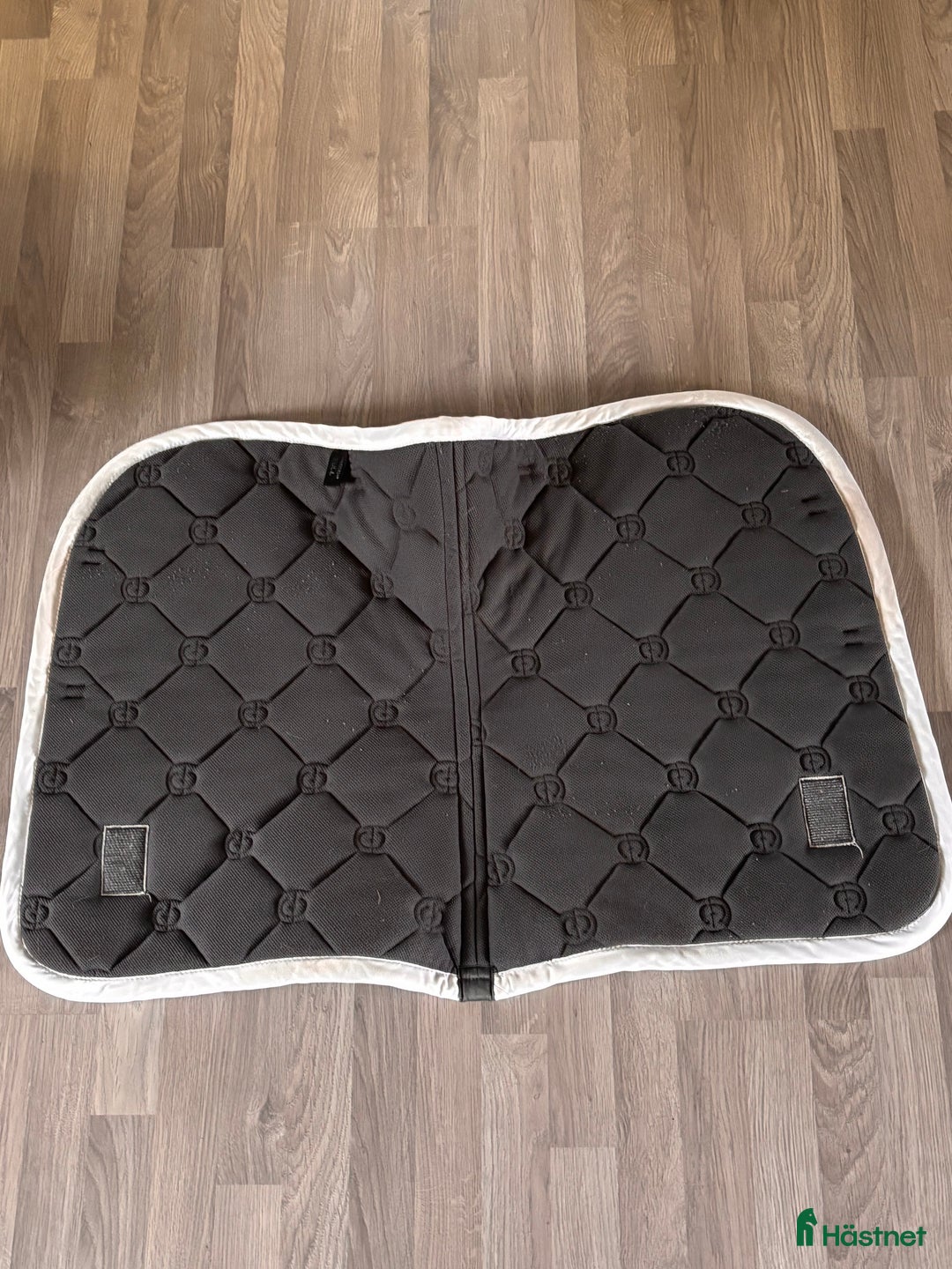 Schabrak & Vojlockar hästutrustning till salu: Equestrian Stockholm schabrak i Åhus - Annons 3