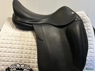 Sadlar hästutrustning Dressyrsadel Equipe Emporio i Uppsala - Annons 5