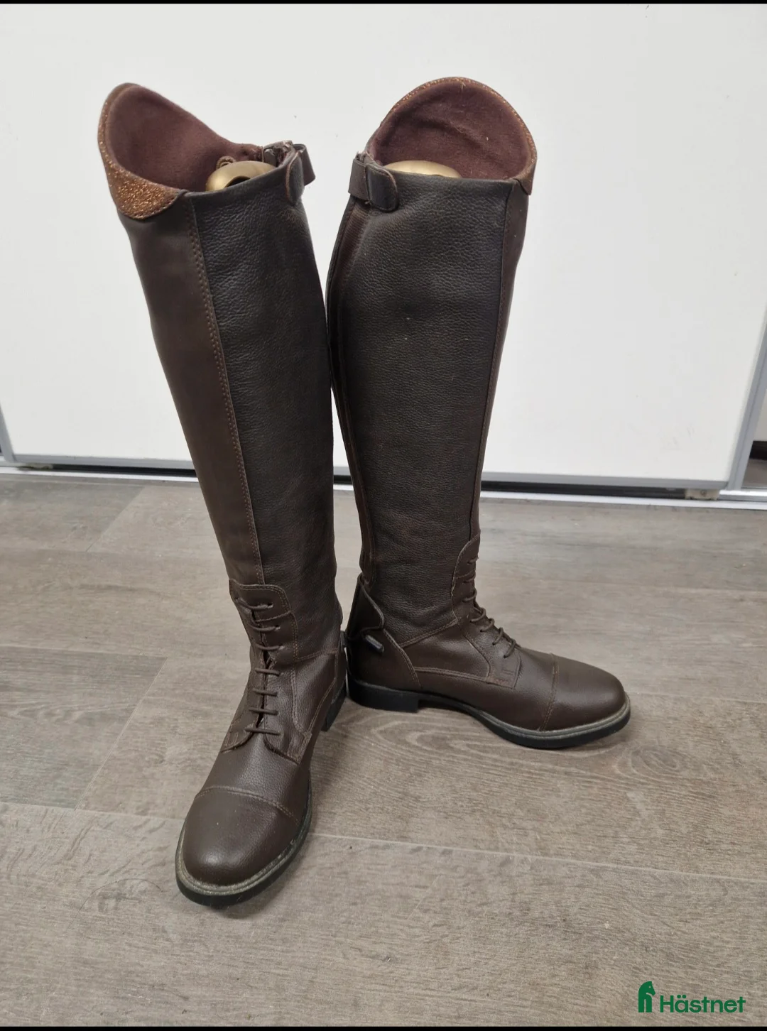 Ridstövlar ryttarutrustning till salu: Brun glitter ridstövlar  i Vassmolösa - Annons 2