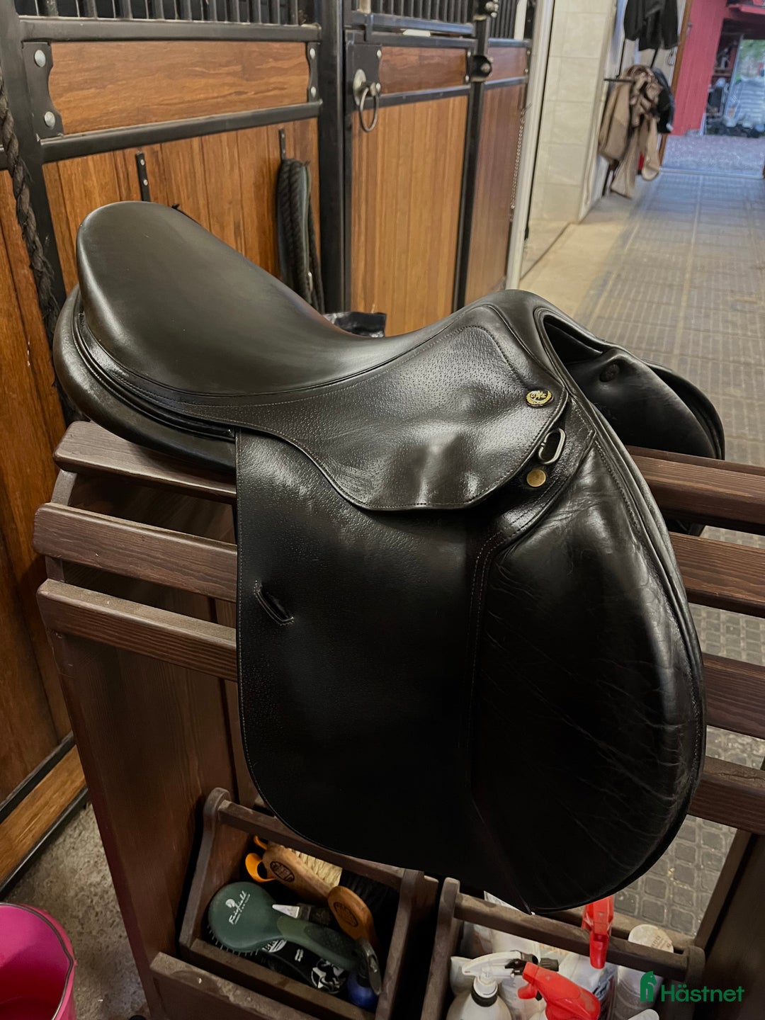 Sadlar hästutrustning till salu: Ordo Equester SPES, 17” i Stockholm - Annons 1