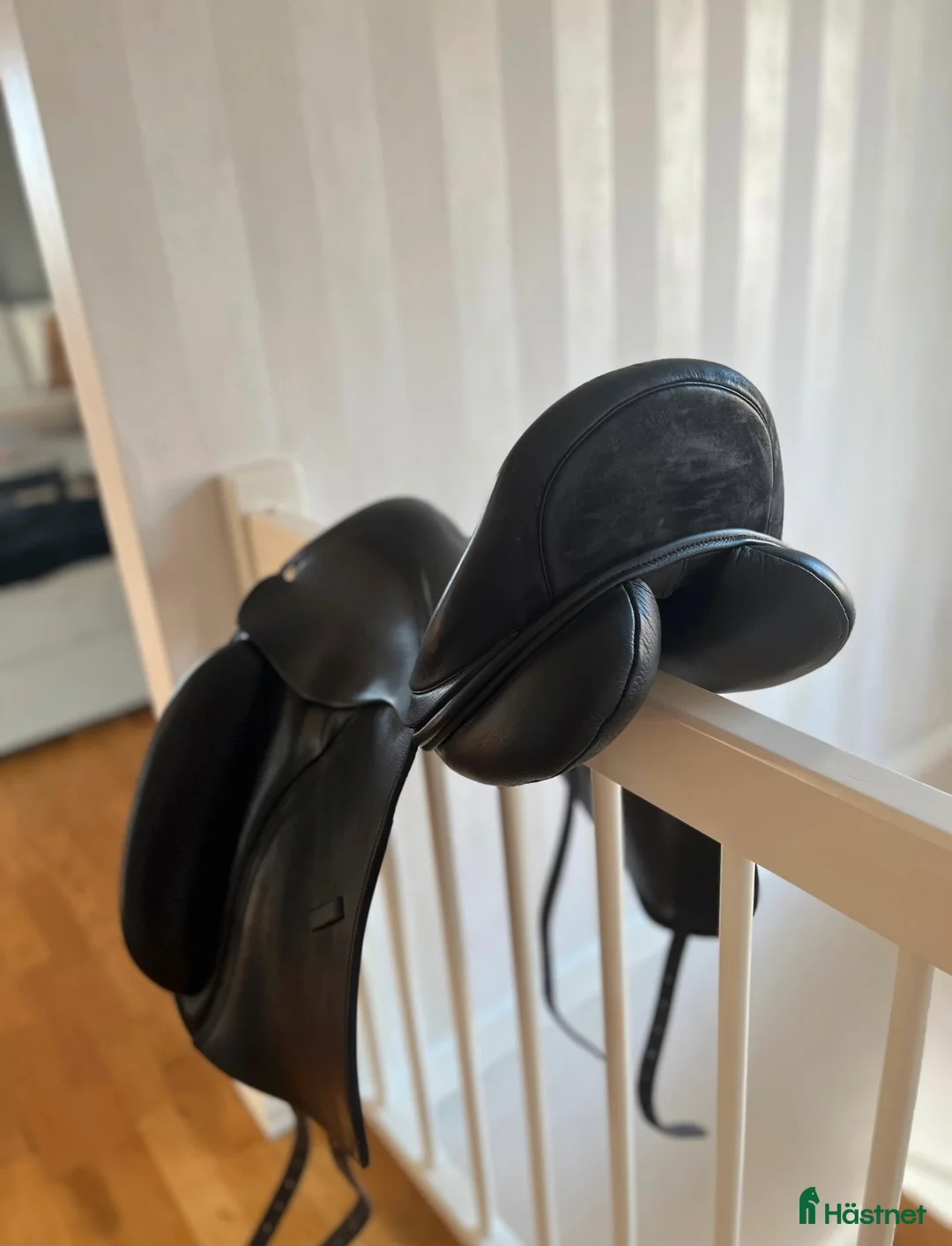 Sadlar hästutrustning till salu: Custom Wolfgang dressyrsadel i Uddevalla - Annons 7