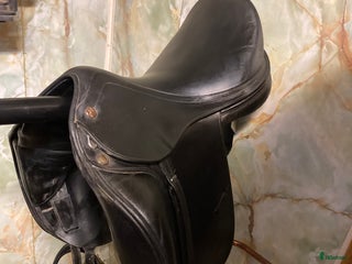 Sadlar hästutrustning till salu: Välanvänd Prestige D1 med mycket kvar att ge i Söråker - Annons 1