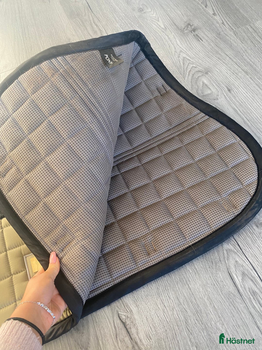 Schabrak & Vojlockar hästutrustning till salu: Equestrian Stockholm set i Vetlanda - Annons 2