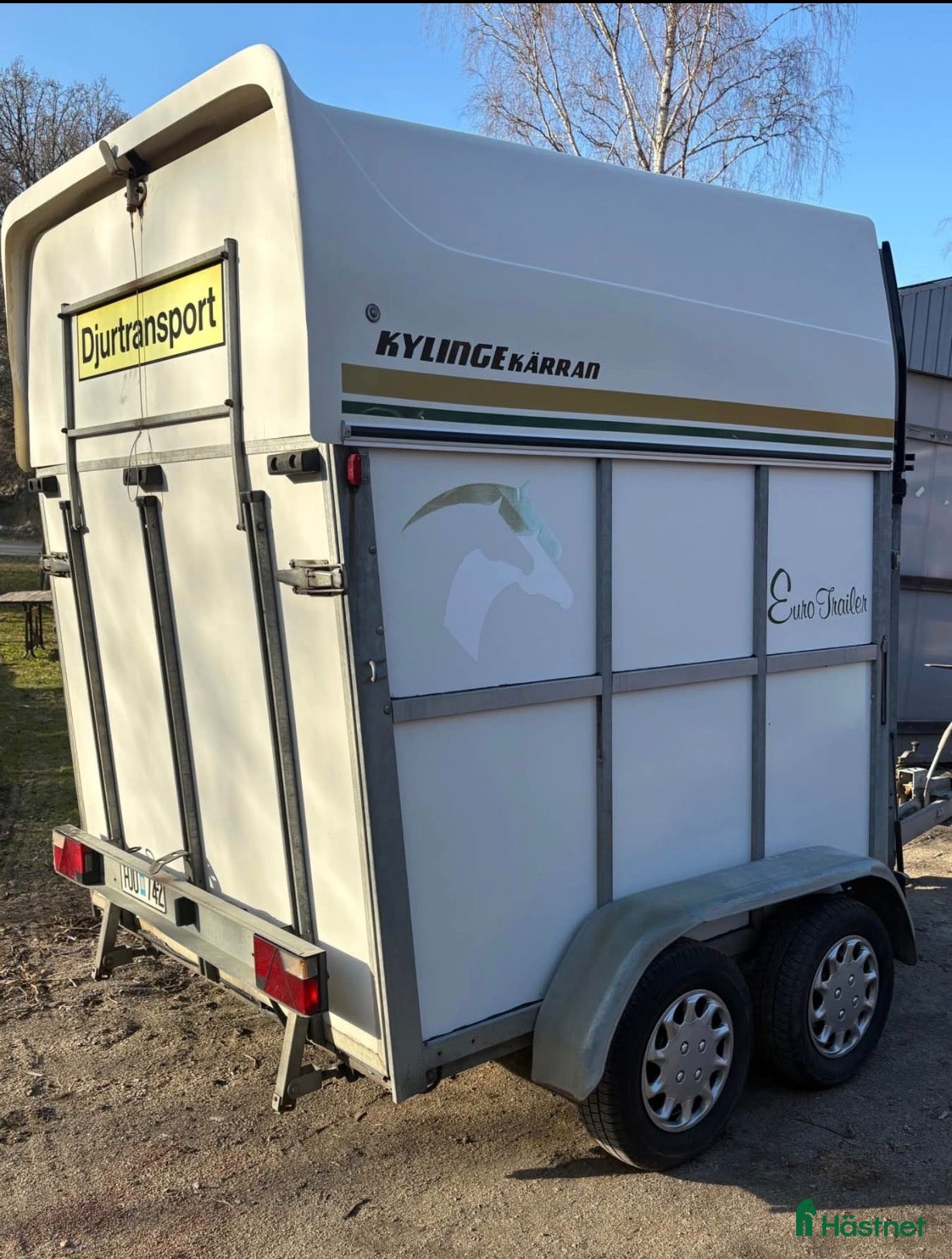 Hästtransporter  fordon & transport till salu: Transport,frontutlastning,nya väggar,frontläm - Annons 6