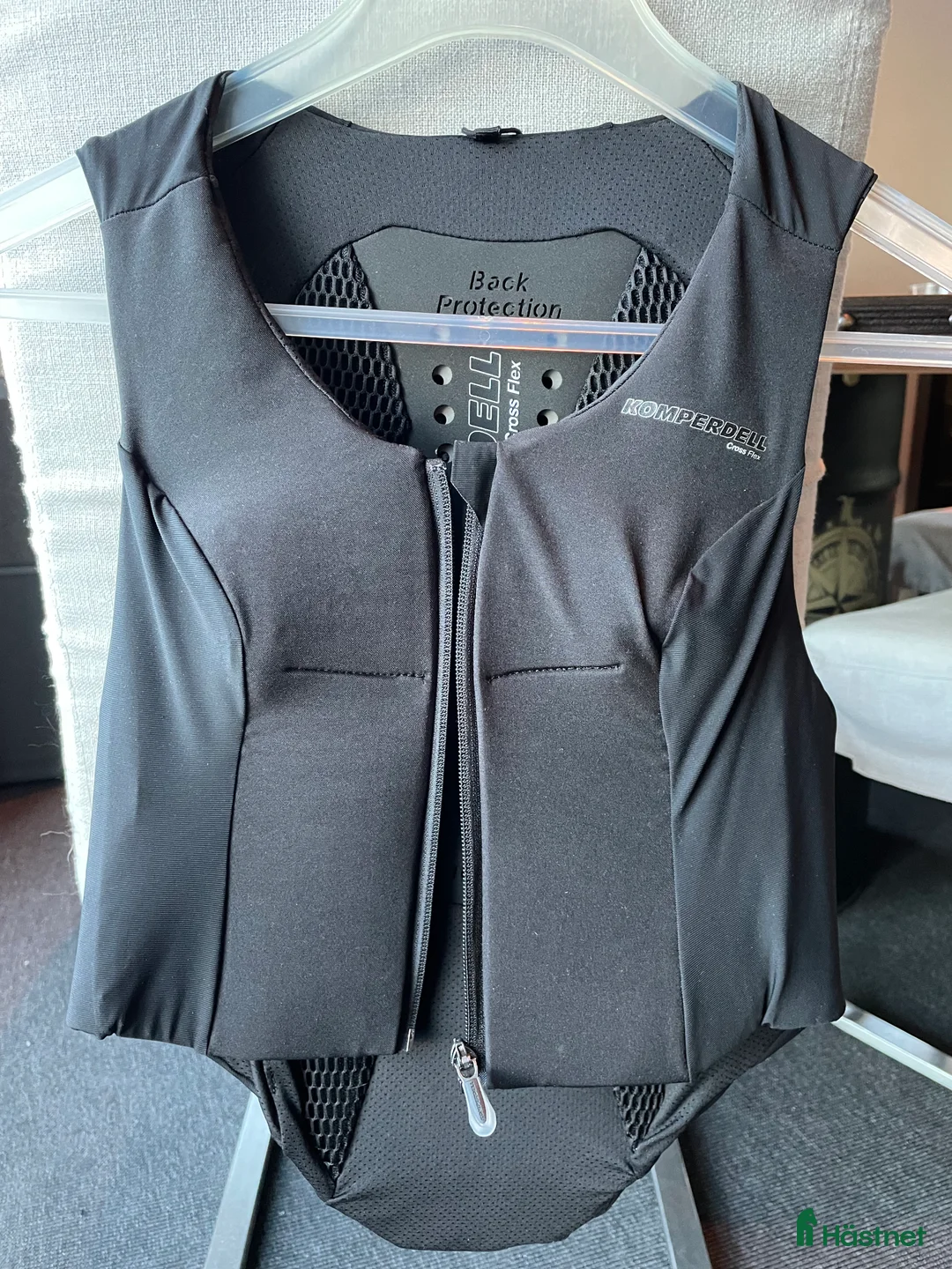 Säkerhetsvästar ryttarutrustning till salu: Säkerhetsväst Komperdell ballistic flex fit slim  i Vaxholm - Annons 1