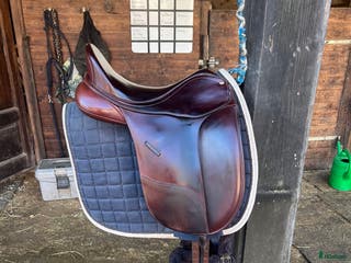 Sadlar hästutrustning till salu: Bates Isabell 17.5 i Oxie - Annons 8