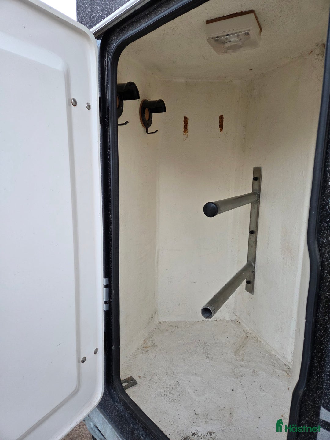 Hästtransporter  fordon & transport till salu: Dubbelaxlat Christ Comet XL i Södertälje - Annons 5