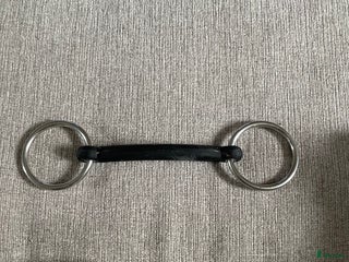 Bett hästutrustning till salu: Rakt gummibett i Eksjö - Annons 1