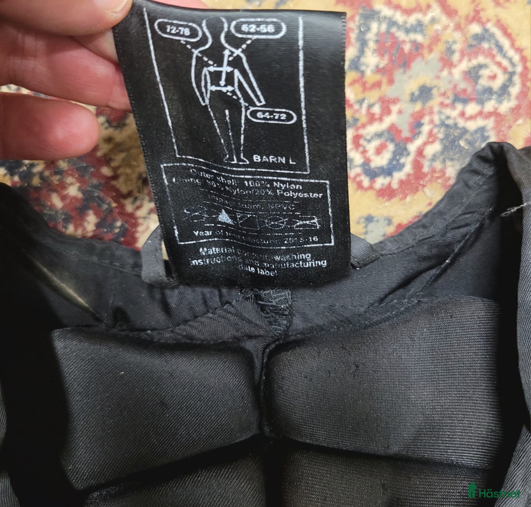 Säkerhetsvästar ryttarutrustning till salu: Säkerhetsväst 4st Airowear mfl i Norrtälje - Annons 12