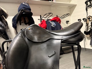 Sadlar hästutrustning till salu: Svart Bates Caprilli i Vallentuna - Annons 19