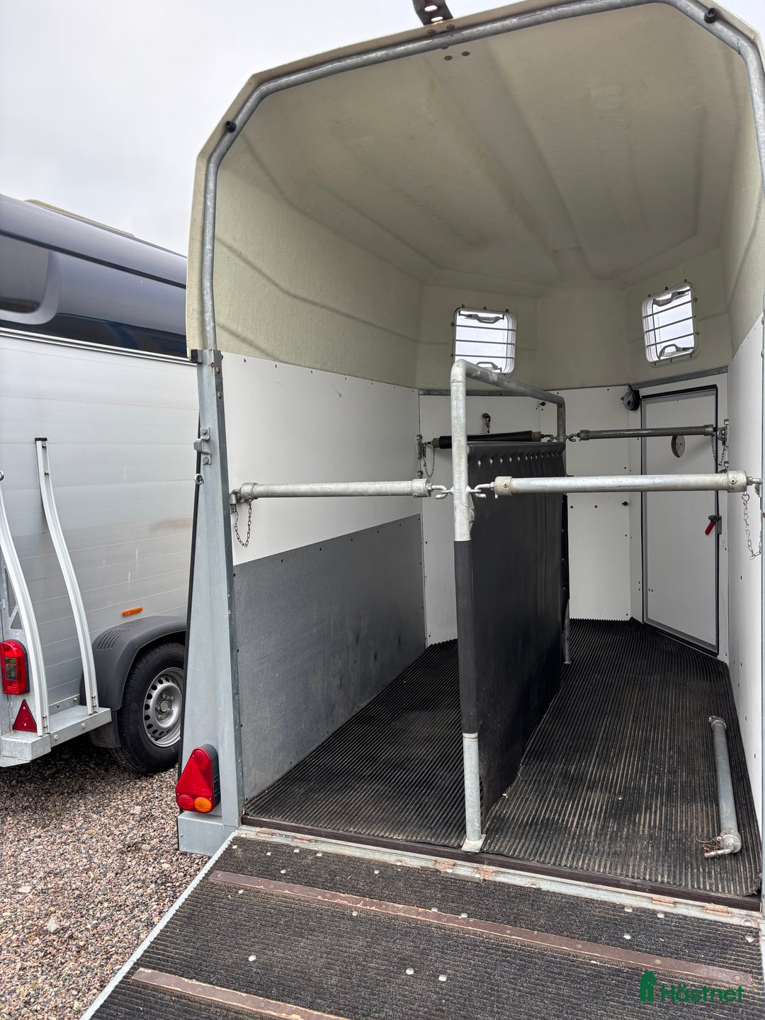 Hästtransporter  fordon & transport till salu: Nytt golv  i Skurup - Annons 5