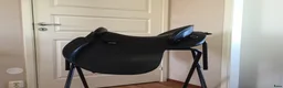 Sadlar hästutrustning till salu: Akademisk sadel (med fårskinns säte) - Annons 2