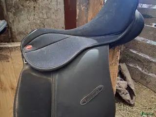 Sadlar hästutrustning En ny och en äldre - Annons 15