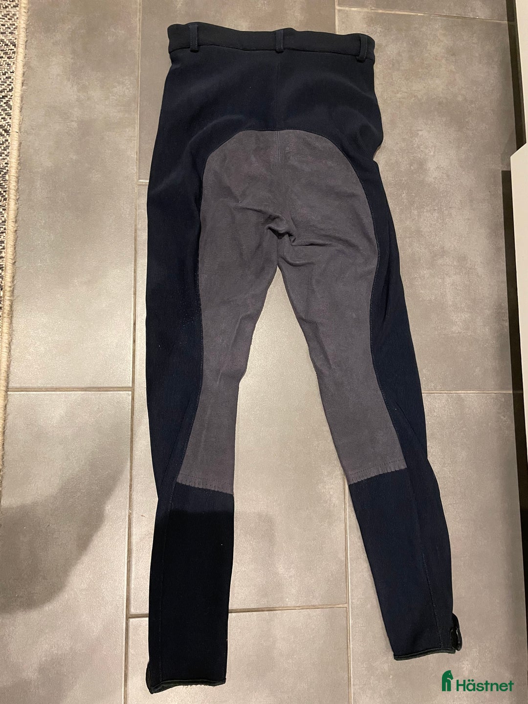 Ridbyxor ryttarutrustning till salu: Moorkens ridbyxor strl 36 i Segeltorp - Annons 2