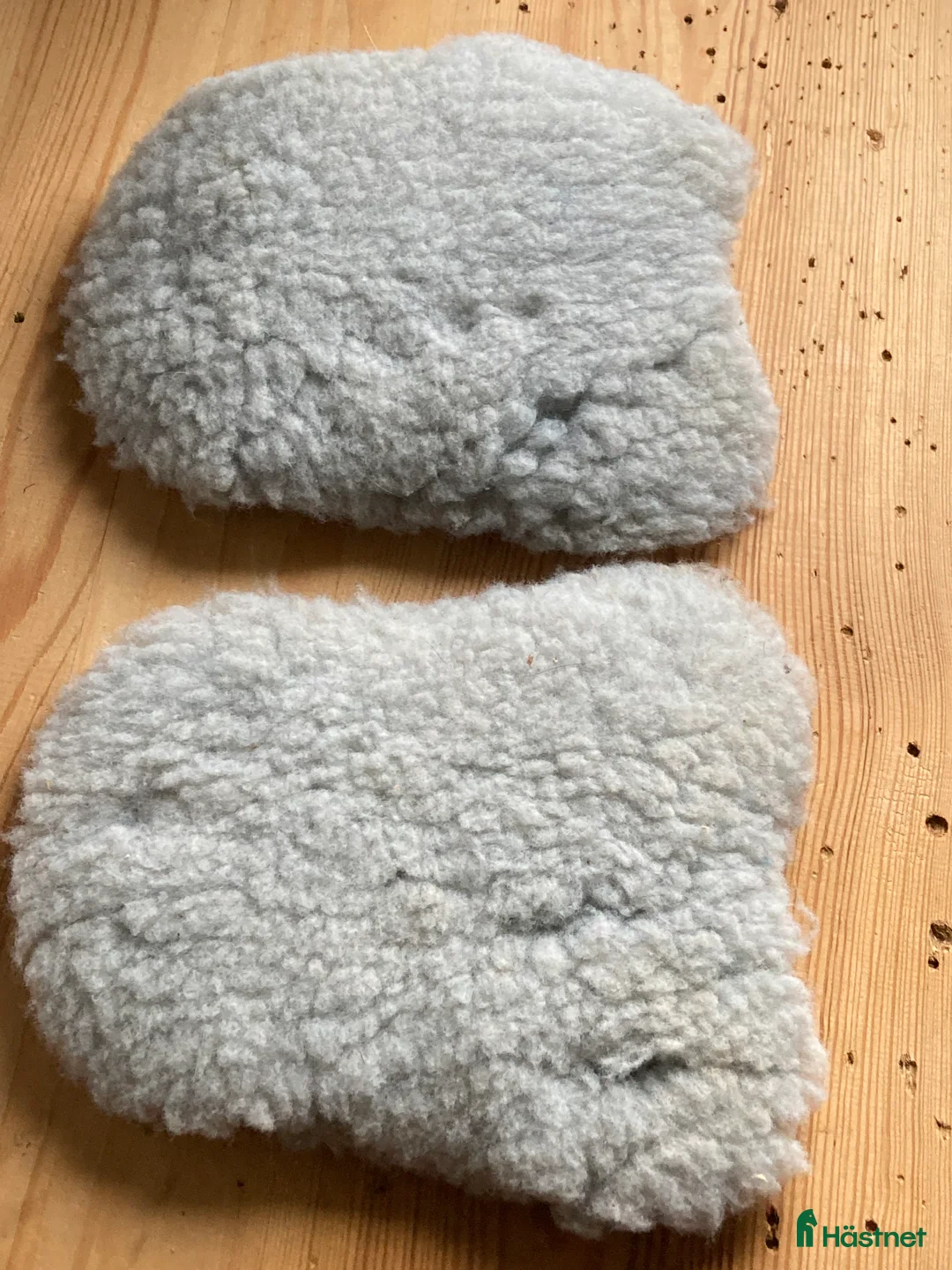 Benskydd hästutrustning till salu: Underlägg i teddy till strykkappor i Fliseryd - Annons 2