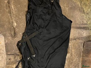 Täcken hästutrustning till salu: 400g utetäcke i Håcksvik - Annons 1