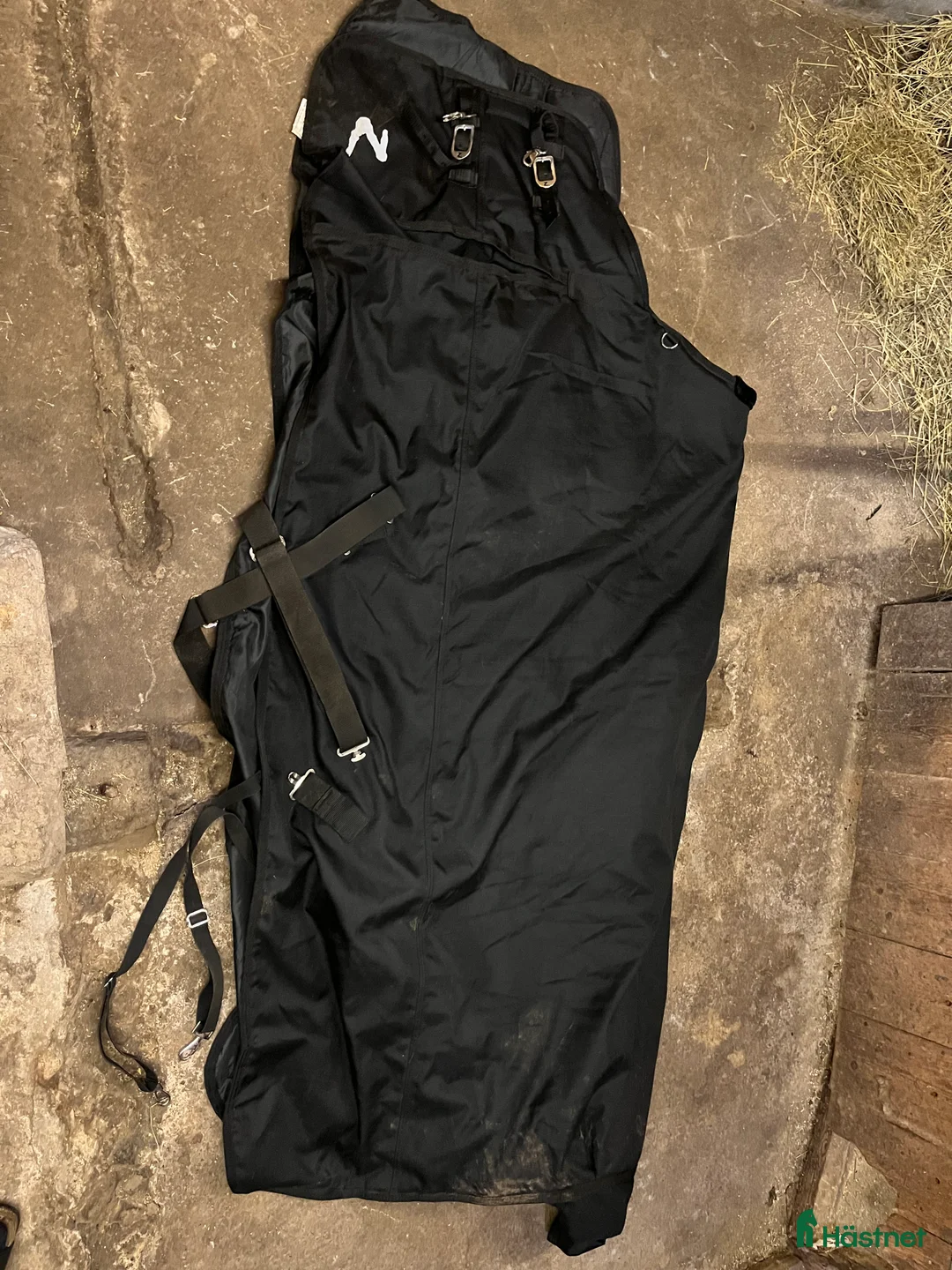 Täcken hästutrustning till salu: 400g utetäcke i Håcksvik - Annons 1