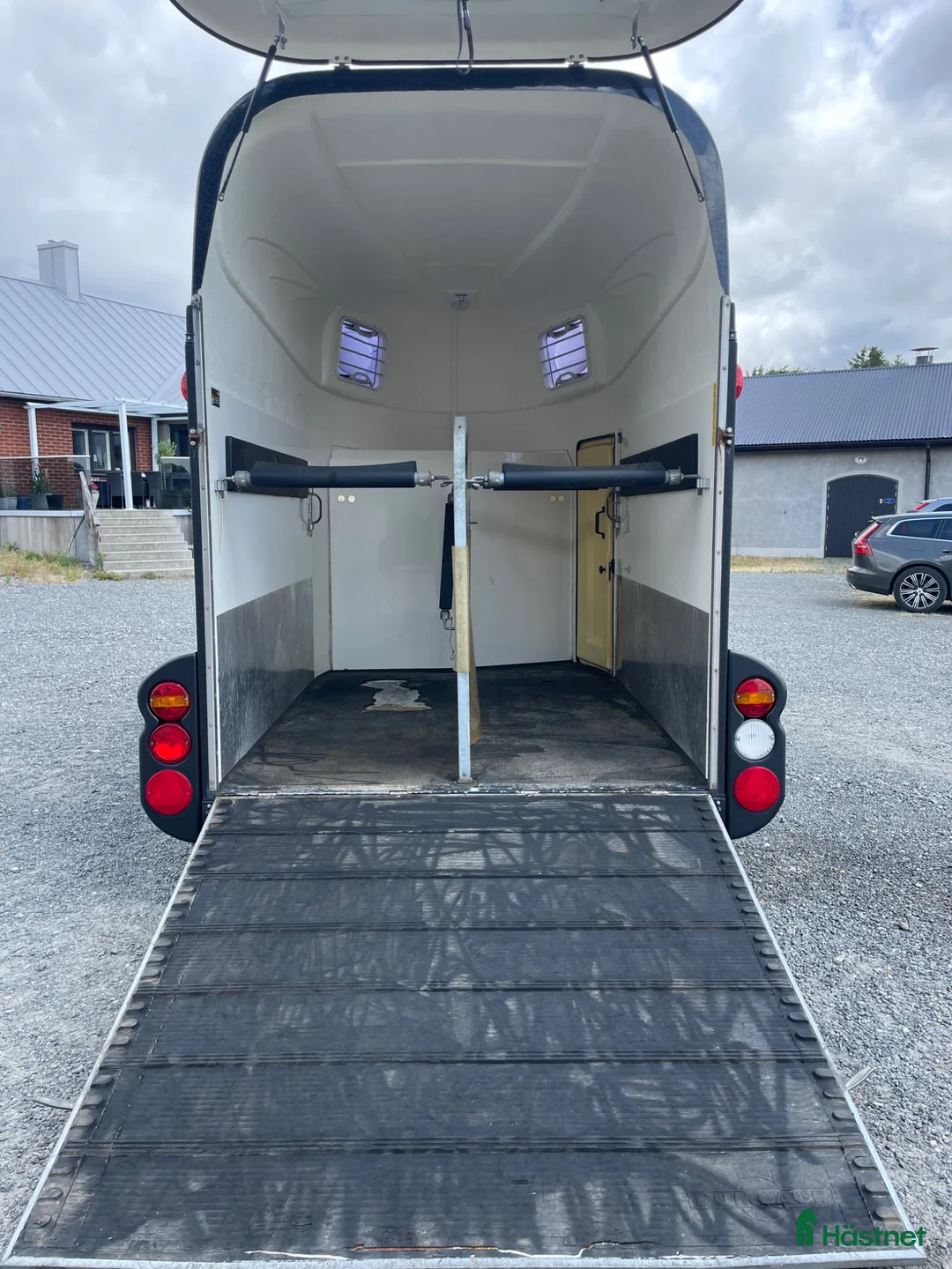 Hästtransporter  fordon & transport till salu: Humbauer Pegasus 2400 - Annons 2