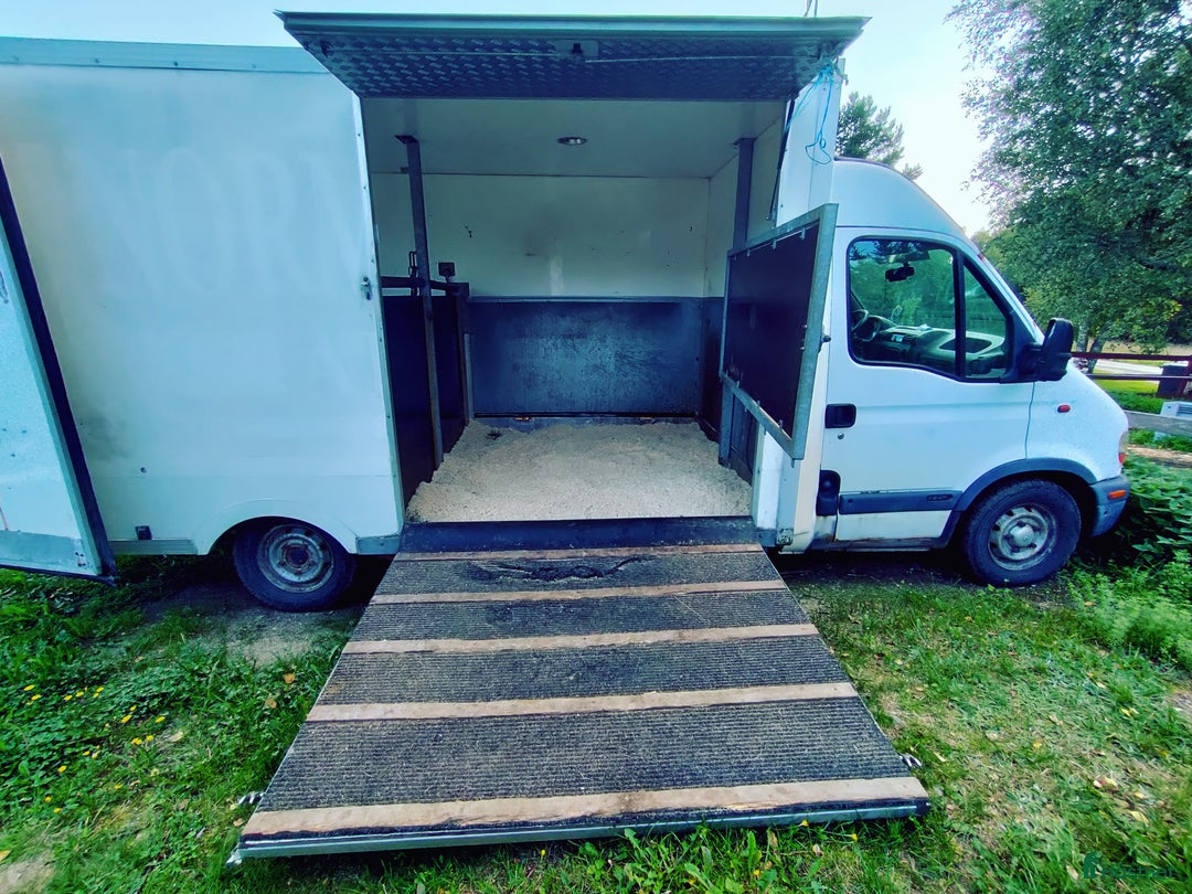 Hästlastbilar  fordon & transport till salu: B-kort 🐎 i Motala - Annons 1