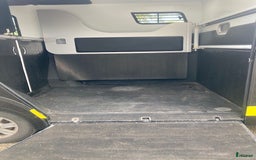 Hästlastbilar  fordon & transport till salu: Theault hästlastbil med sängar, b-körkort i Flyinge - Annons 6