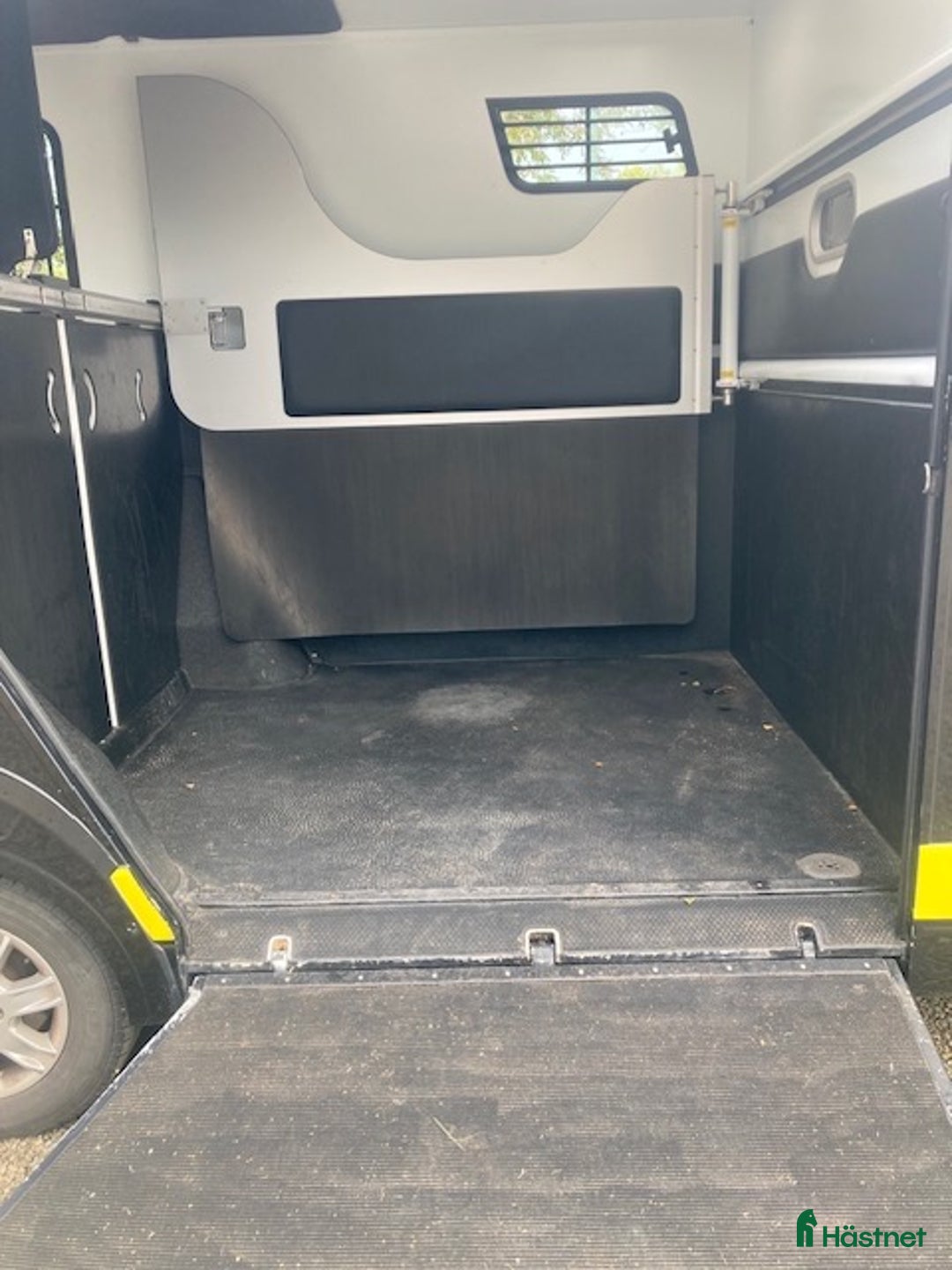 Hästlastbilar  fordon & transport till salu: Theault hästlastbil med sängar, b-körkort i Flyinge - Annons 6