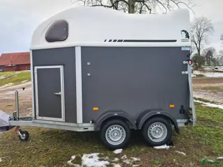 Hästtransporter fordon & transport till salu: Mycket fin transport i Falköping - Annons 2