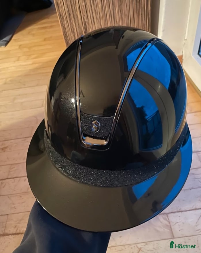 Hjälmar ryttarutrustning till salu: Samshield Miss Shield 2 Medium  - Annons 1