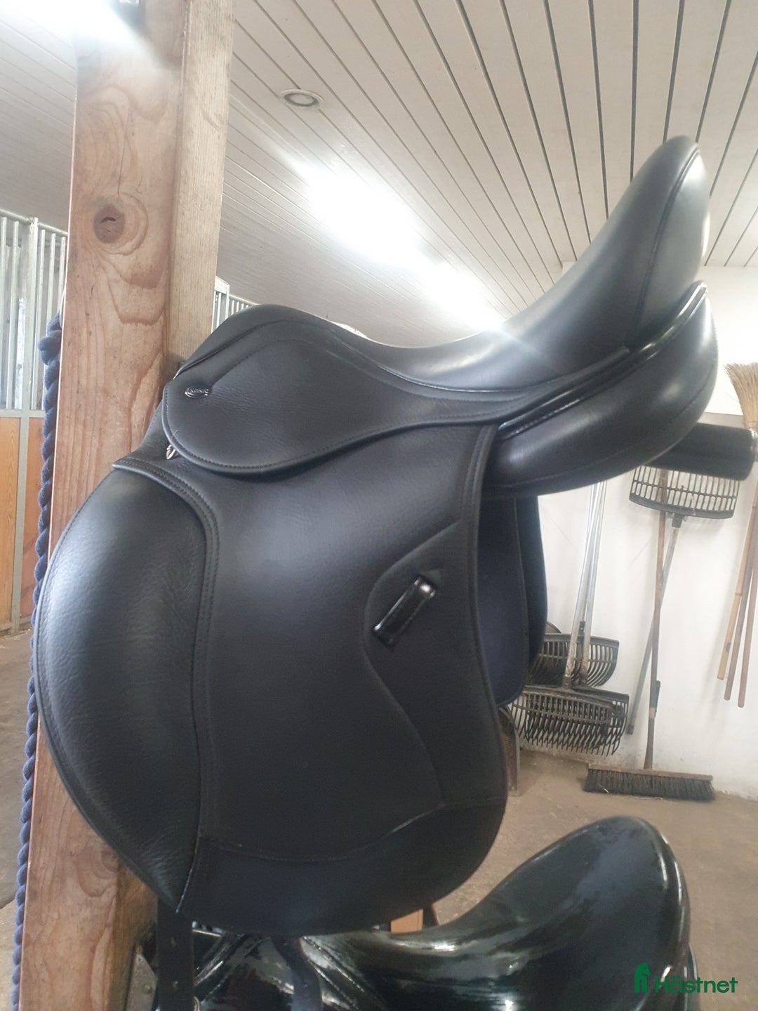 Sadlar hästutrustning till salu: Ikonic Light dressyr  i Svedala - Annons 1