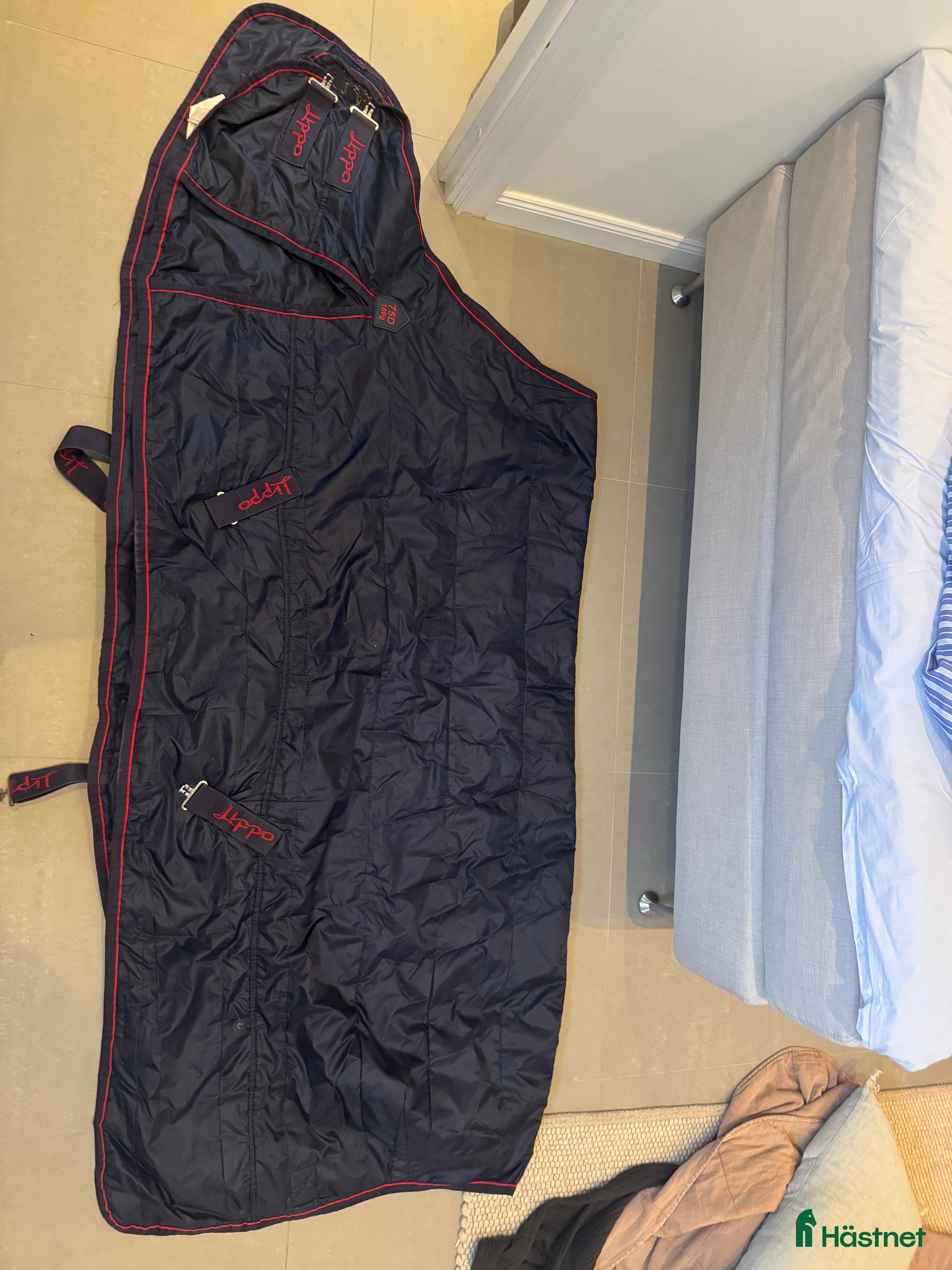 Täcken hästutrustning till salu: Stalltäcke Basic 420D 100g Marinblå - Annons 3