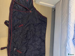 Täcken hästutrustning till salu: Stalltäcke Basic 420D 100g Marinblå - Annons 3