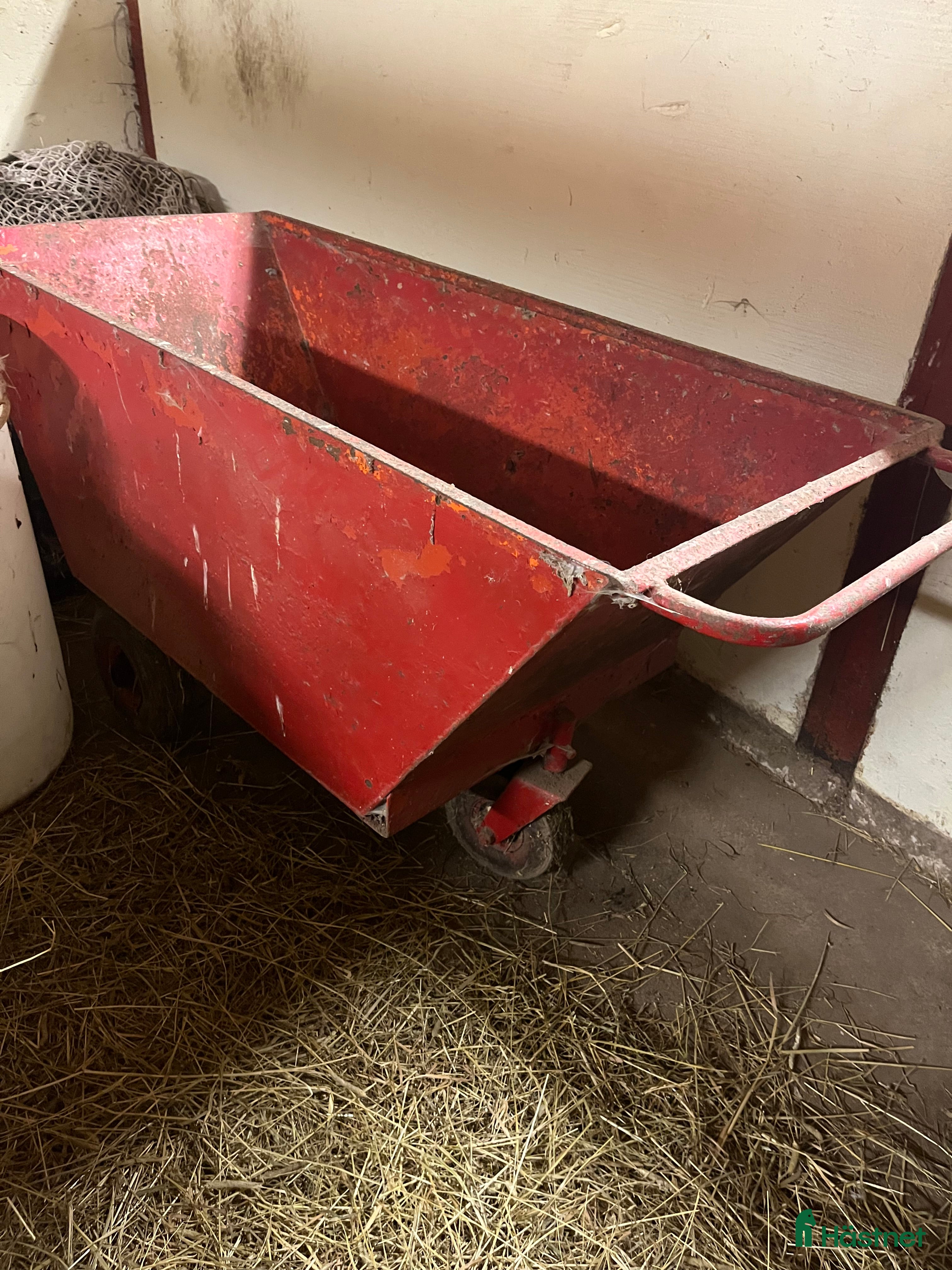 Stallinredning, stängsel & gård övrig utrustning till salu: Fodervagn på hjul i Kågeröd - Annons 8