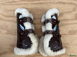 Benskydd hästutrustning Veredus skydd i Brålanda - Annons 12