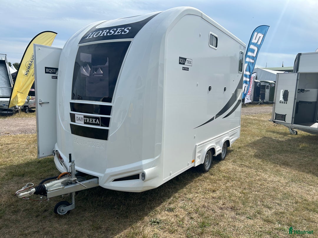 Hästtransporter  fordon & transport till salu: Equi-Trek Day-Treka  i Teckomatorp - Annons 1