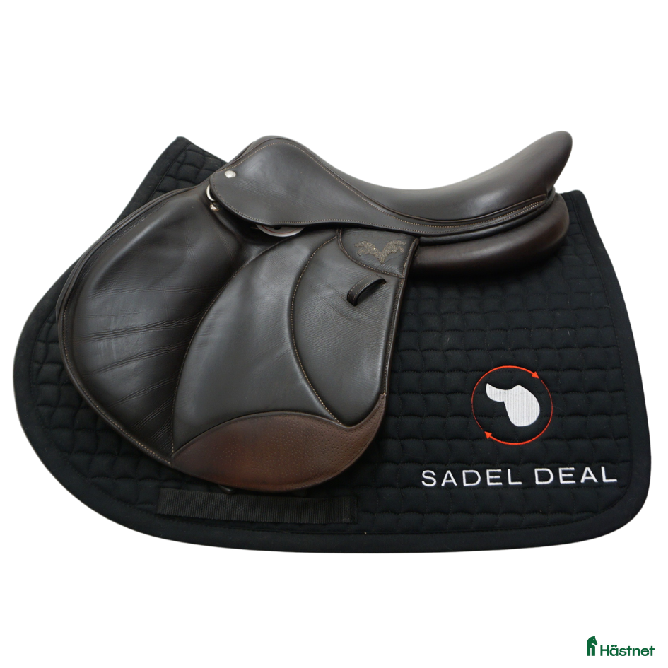 Sadlar hästutrustning till salu: Voltaire Stuttgart 17,5" i Upplands Väsby - Annons 2