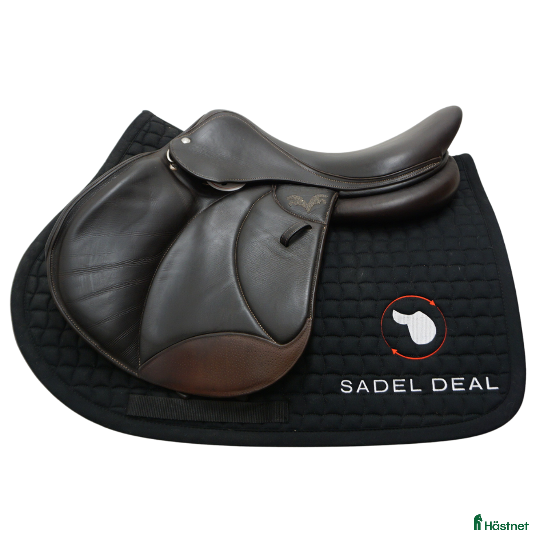 Sadlar hästutrustning till salu: Voltaire Stuttgart 17,5" i Upplands Väsby - Annons 1